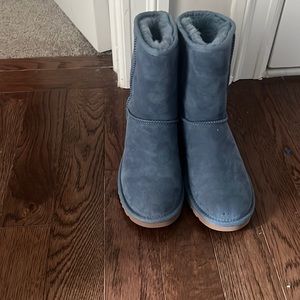 Blue Ugg size 6